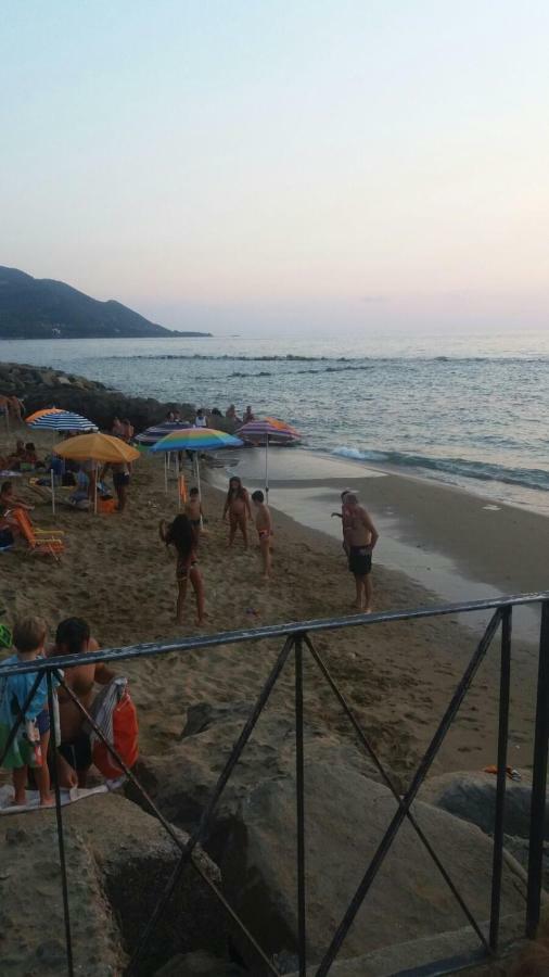 La Casa Di Checco Daire Santa Maria di Castellabate Dış mekan fotoğraf